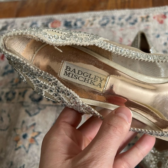 Badgley Mischka Gigi Crystal Pointed Toe Flats Size 8.5 - Picture 7 of 11